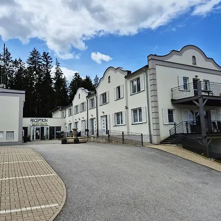 Lipno Lakeside 45 弗林布尔克